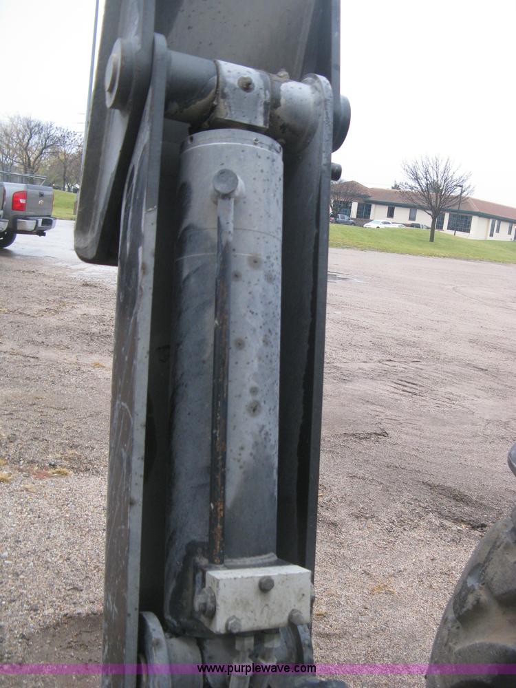 image for item J2998 Caterpillar TL943 telehandler