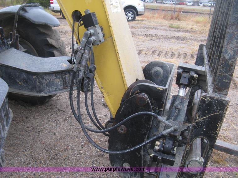 image for item J2998 Caterpillar TL943 telehandler