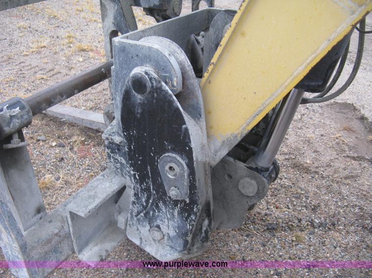 image for item J2998 Caterpillar TL943 telehandler