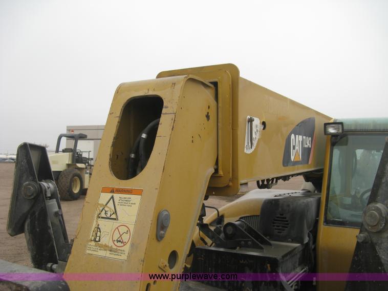image for item J2998 Caterpillar TL943 telehandler