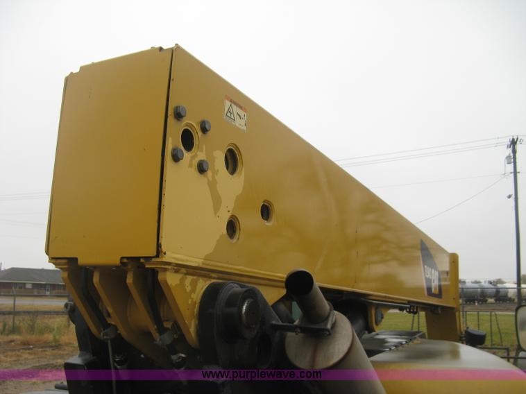 image for item J2998 Caterpillar TL943 telehandler