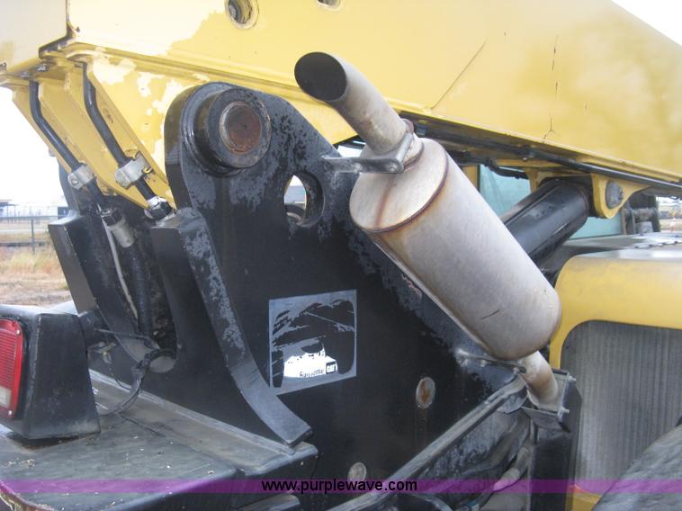 image for item J2998 Caterpillar TL943 telehandler