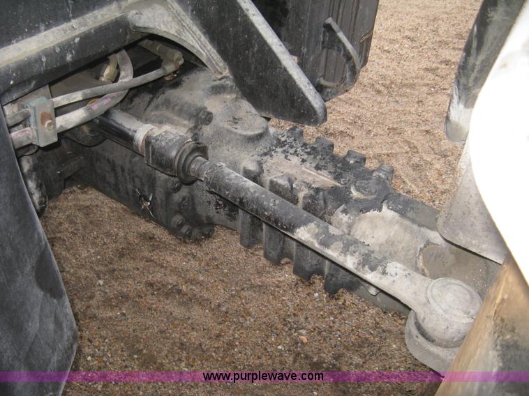 image for item J2998 Caterpillar TL943 telehandler