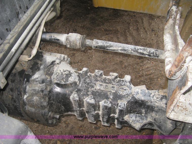 image for item J2998 Caterpillar TL943 telehandler