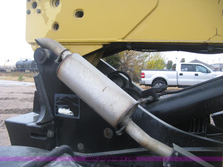 image for item J2998 Caterpillar TL943 telehandler