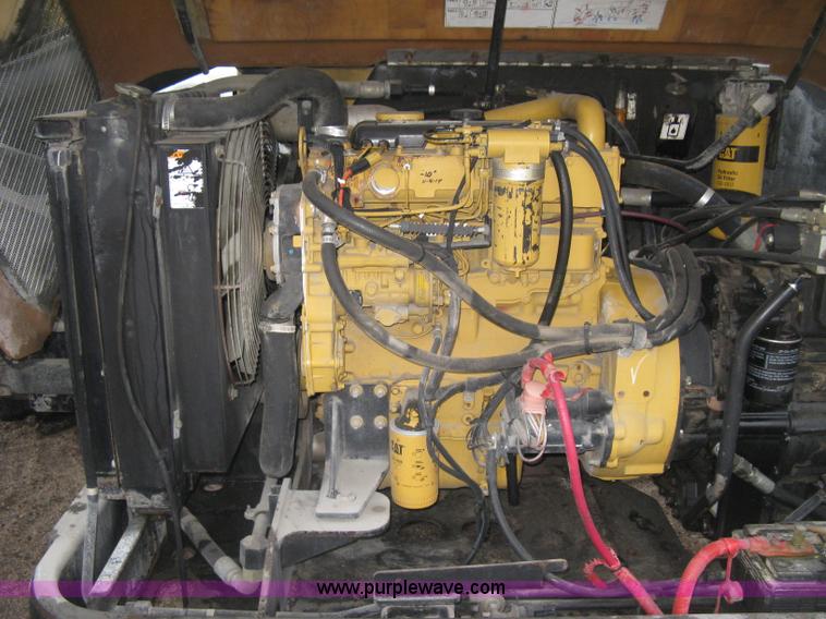 image for item J2998 Caterpillar TL943 telehandler