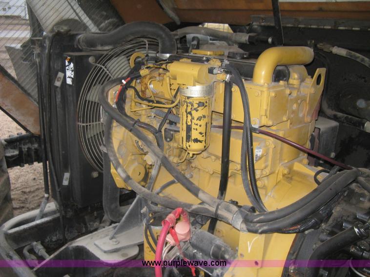 image for item J2998 Caterpillar TL943 telehandler