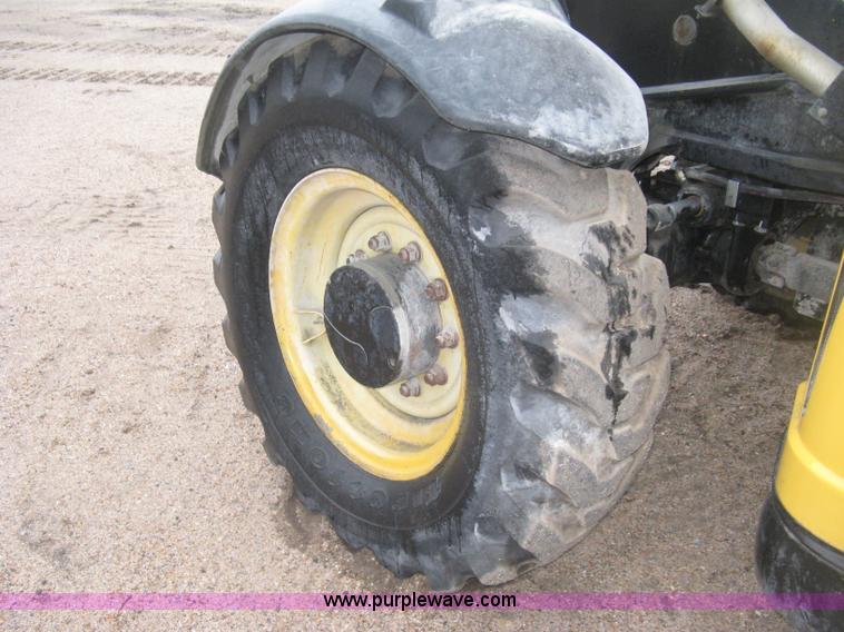 image for item J2998 Caterpillar TL943 telehandler