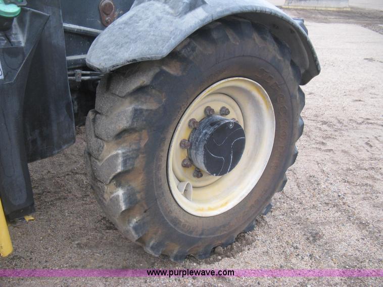 image for item J2998 Caterpillar TL943 telehandler