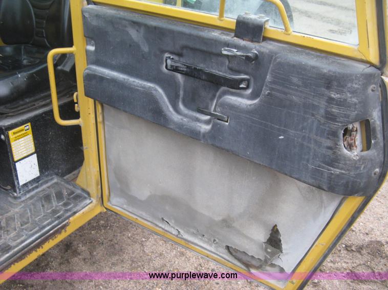 image for item J2998 Caterpillar TL943 telehandler