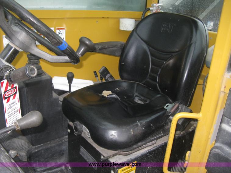 image for item J2998 Caterpillar TL943 telehandler