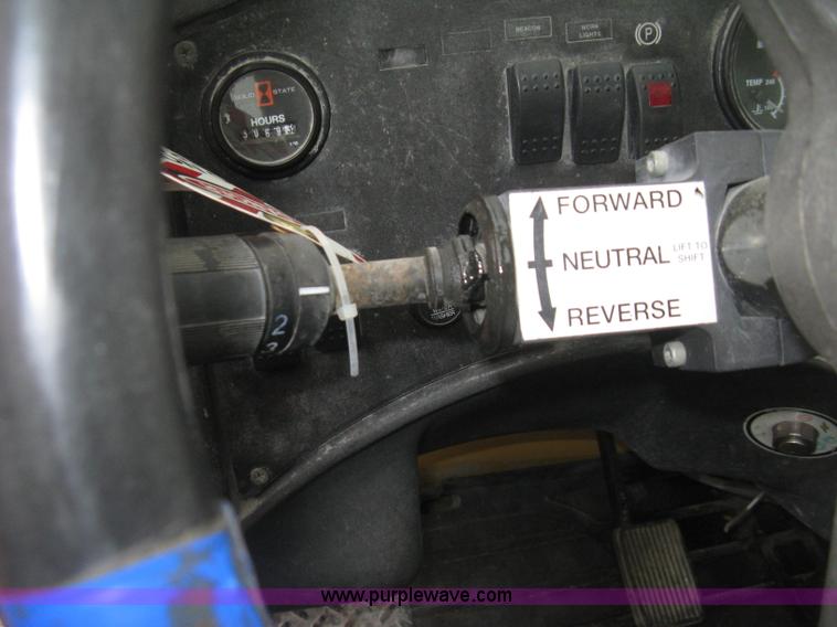 image for item J2998 Caterpillar TL943 telehandler