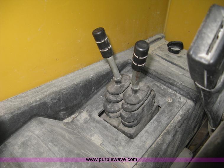 image for item J2998 Caterpillar TL943 telehandler