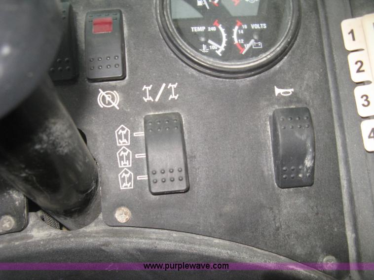 image for item J2998 Caterpillar TL943 telehandler