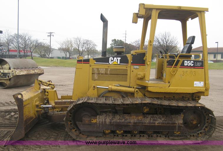 image for item J2999 1998 Caterpillar D5C LGP Series III dozer