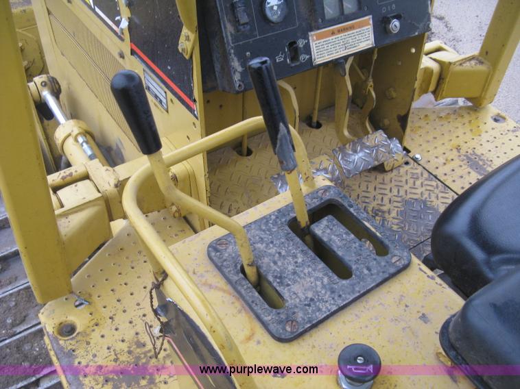image for item J2999 1998 Caterpillar D5C LGP Series III dozer