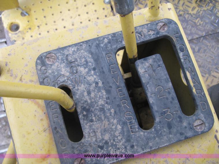 image for item J2999 1998 Caterpillar D5C LGP Series III dozer