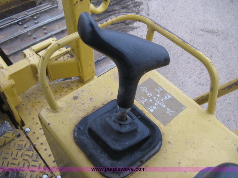 image for item J2999 1998 Caterpillar D5C LGP Series III dozer