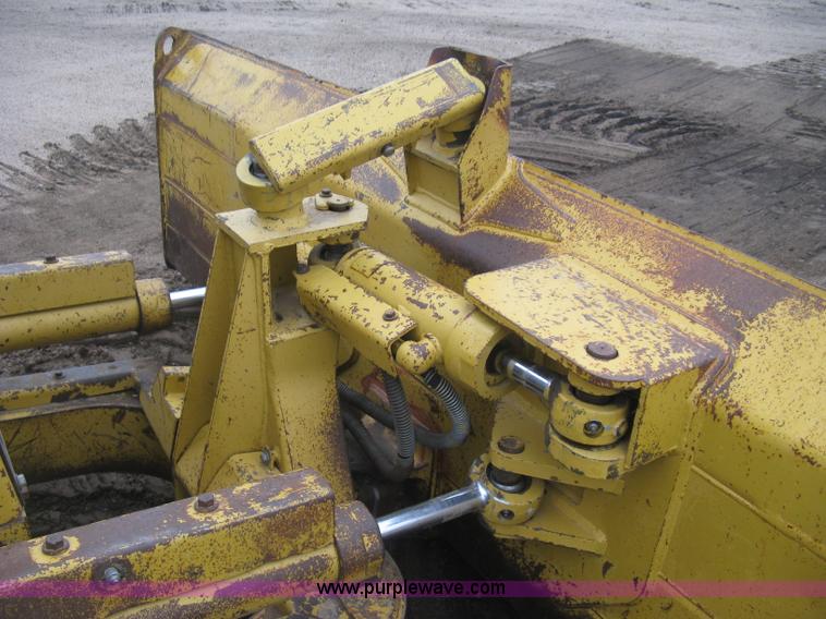 image for item J2999 1998 Caterpillar D5C LGP Series III dozer