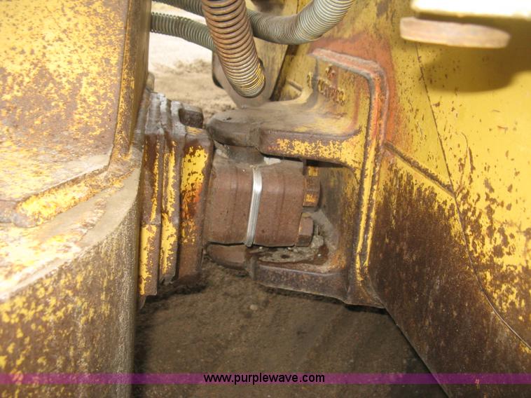 image for item J2999 1998 Caterpillar D5C LGP Series III dozer