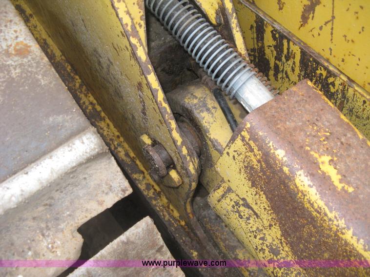 image for item J2999 1998 Caterpillar D5C LGP Series III dozer