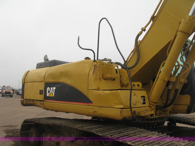 image for item J3000 2003 Caterrpillar 330CL excavator