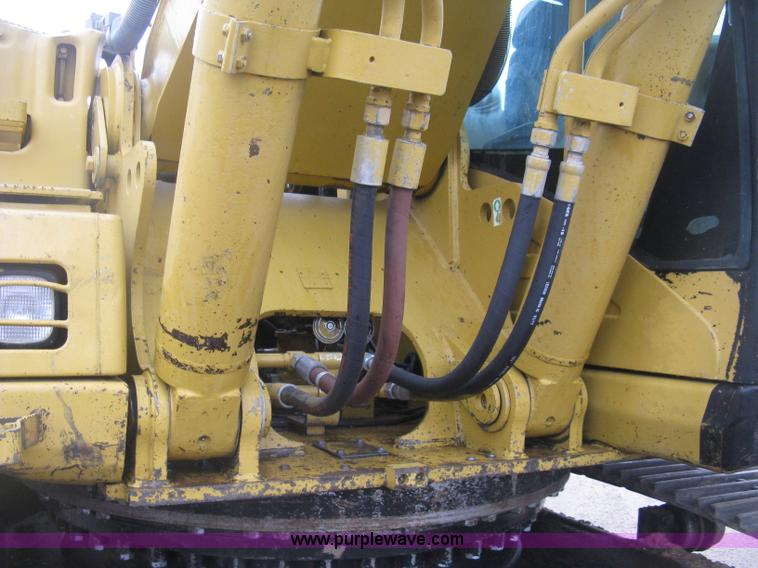 image for item J3000 2003 Caterrpillar 330CL excavator