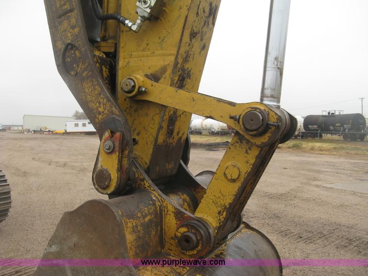image for item J3000 2003 Caterrpillar 330CL excavator