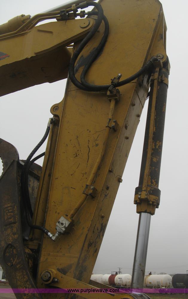 image for item J3000 2003 Caterrpillar 330CL excavator