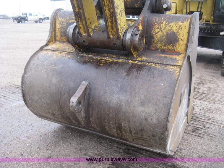 image for item J3000 2003 Caterrpillar 330CL excavator