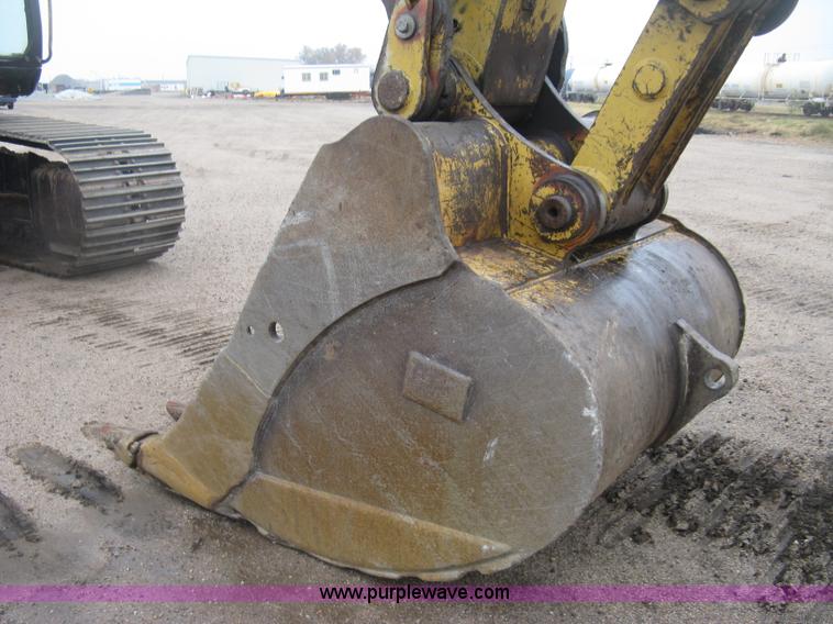 image for item J3000 2003 Caterrpillar 330CL excavator
