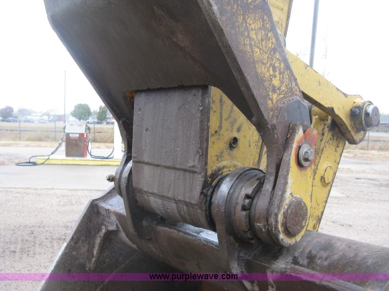 image for item J3000 2003 Caterrpillar 330CL excavator