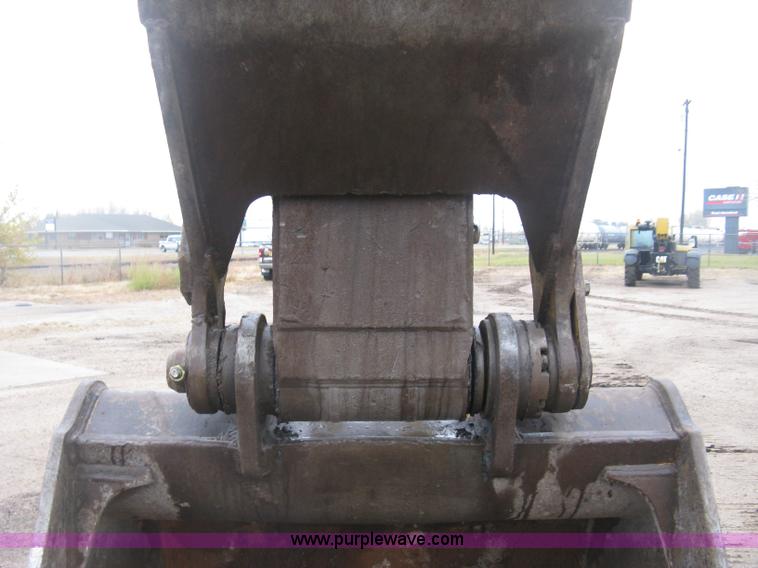 image for item J3000 2003 Caterrpillar 330CL excavator