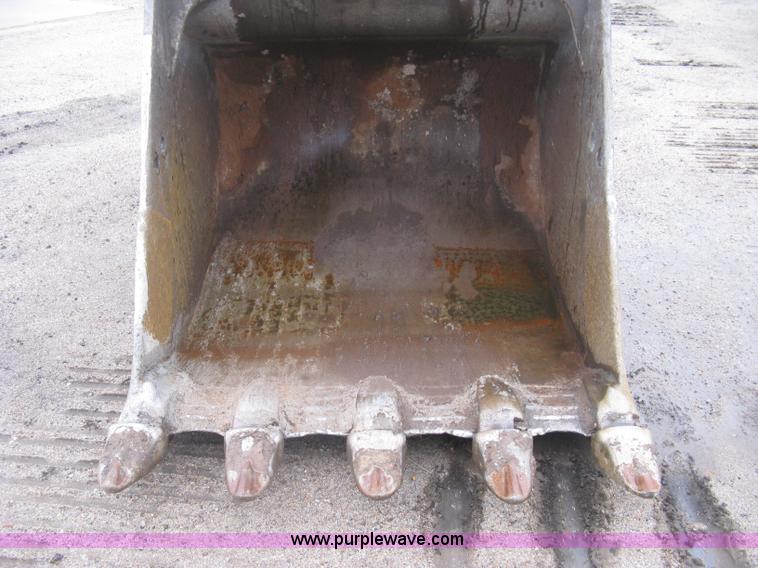 image for item J3000 2003 Caterrpillar 330CL excavator