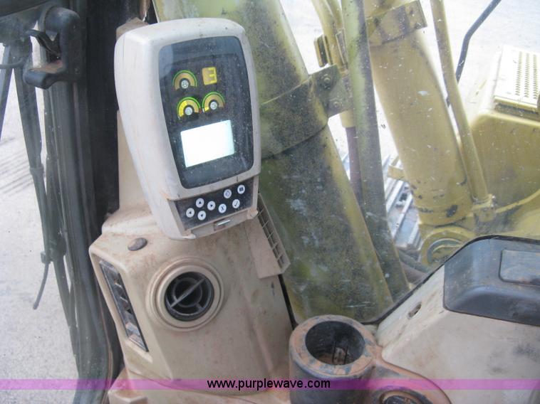 image for item J3000 2003 Caterrpillar 330CL excavator
