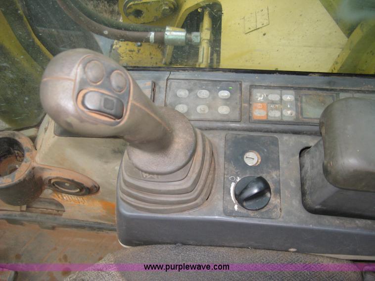 image for item J3000 2003 Caterrpillar 330CL excavator