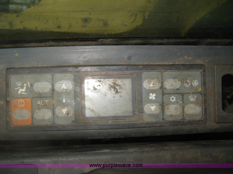 image for item J3000 2003 Caterrpillar 330CL excavator