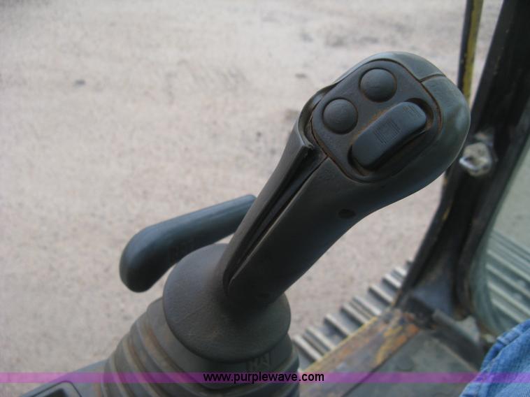 image for item J3000 2003 Caterrpillar 330CL excavator