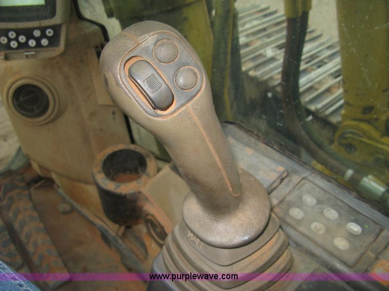 image for item J3000 2003 Caterrpillar 330CL excavator