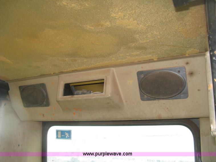 image for item J3000 2003 Caterrpillar 330CL excavator