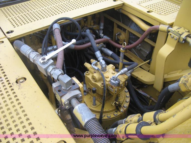 image for item J3000 2003 Caterrpillar 330CL excavator