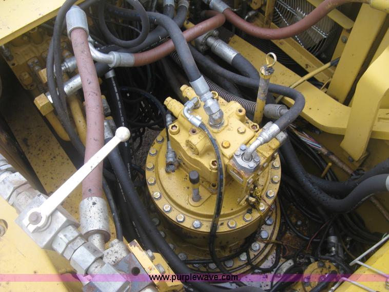 image for item J3000 2003 Caterrpillar 330CL excavator