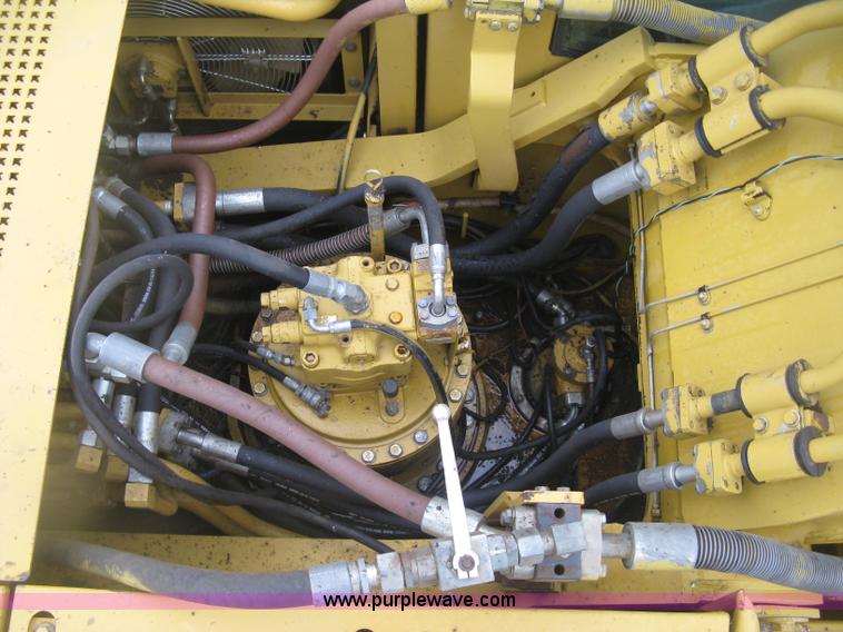 image for item J3000 2003 Caterrpillar 330CL excavator