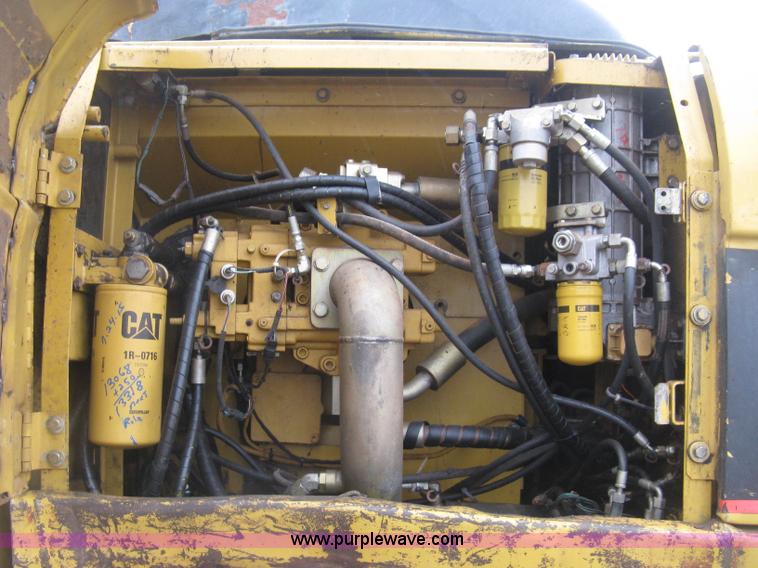 image for item J3000 2003 Caterrpillar 330CL excavator