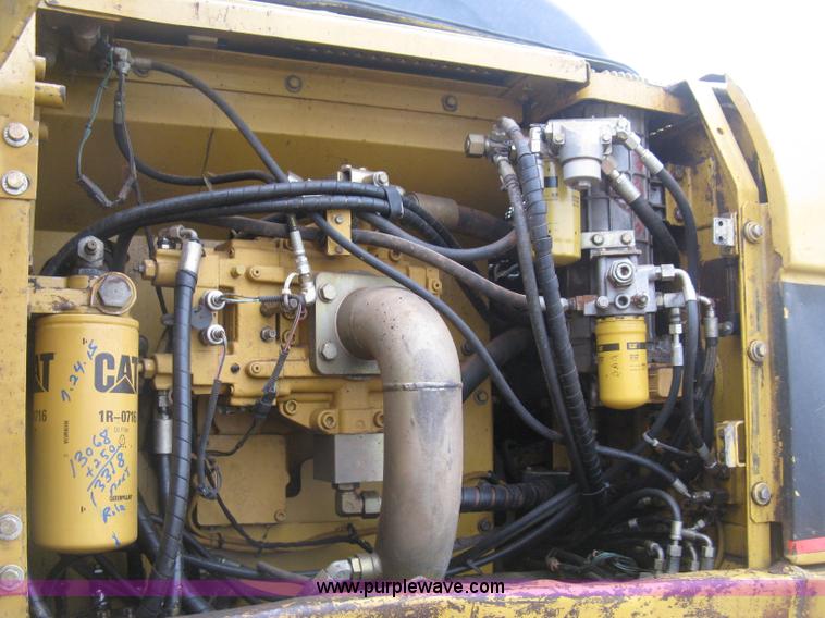 image for item J3000 2003 Caterrpillar 330CL excavator