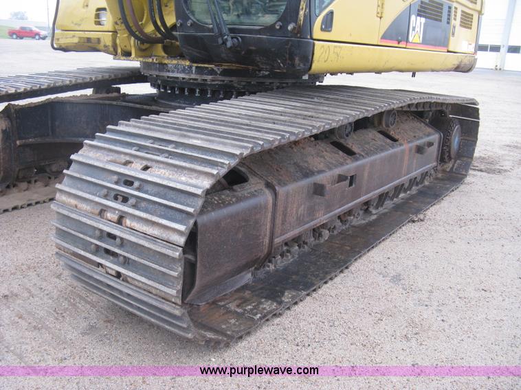 image for item J3000 2003 Caterrpillar 330CL excavator