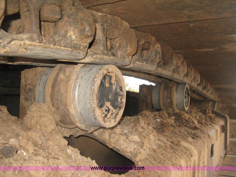 image for item J3000 2003 Caterrpillar 330CL excavator