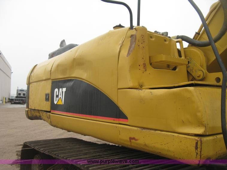 image for item J3000 2003 Caterrpillar 330CL excavator