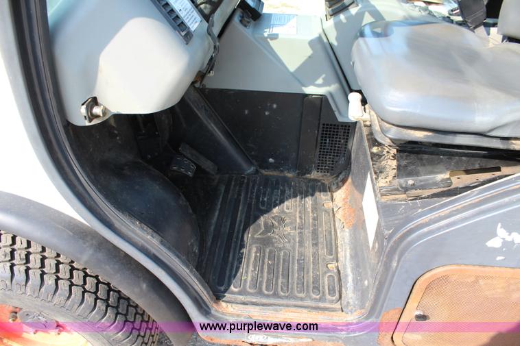 image for item J3546 2003 Bobcat Toolcat 5600 utility work machine
