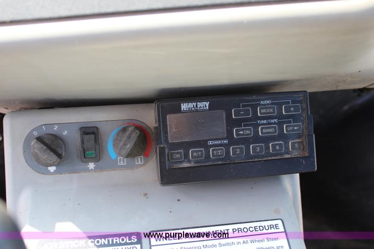 image for item J3546 2003 Bobcat Toolcat 5600 utility work machine